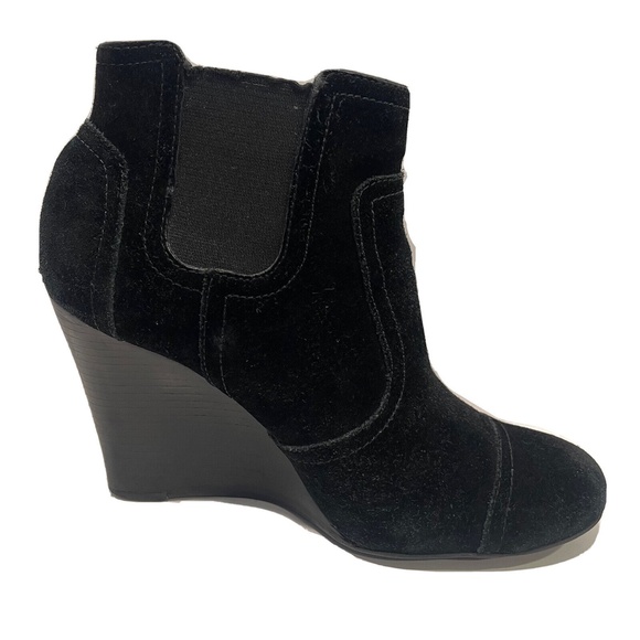 Tory Burch Adrienne Chelsea Boots 7.5 Gold Buckle Black Suede Leather Wedge Heel - Picture 7 of 12